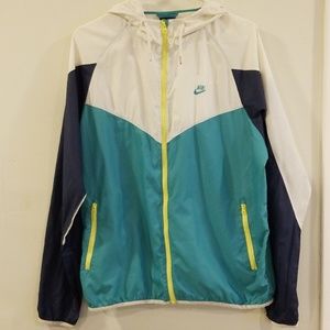 🌱 Nike lightweight jacket